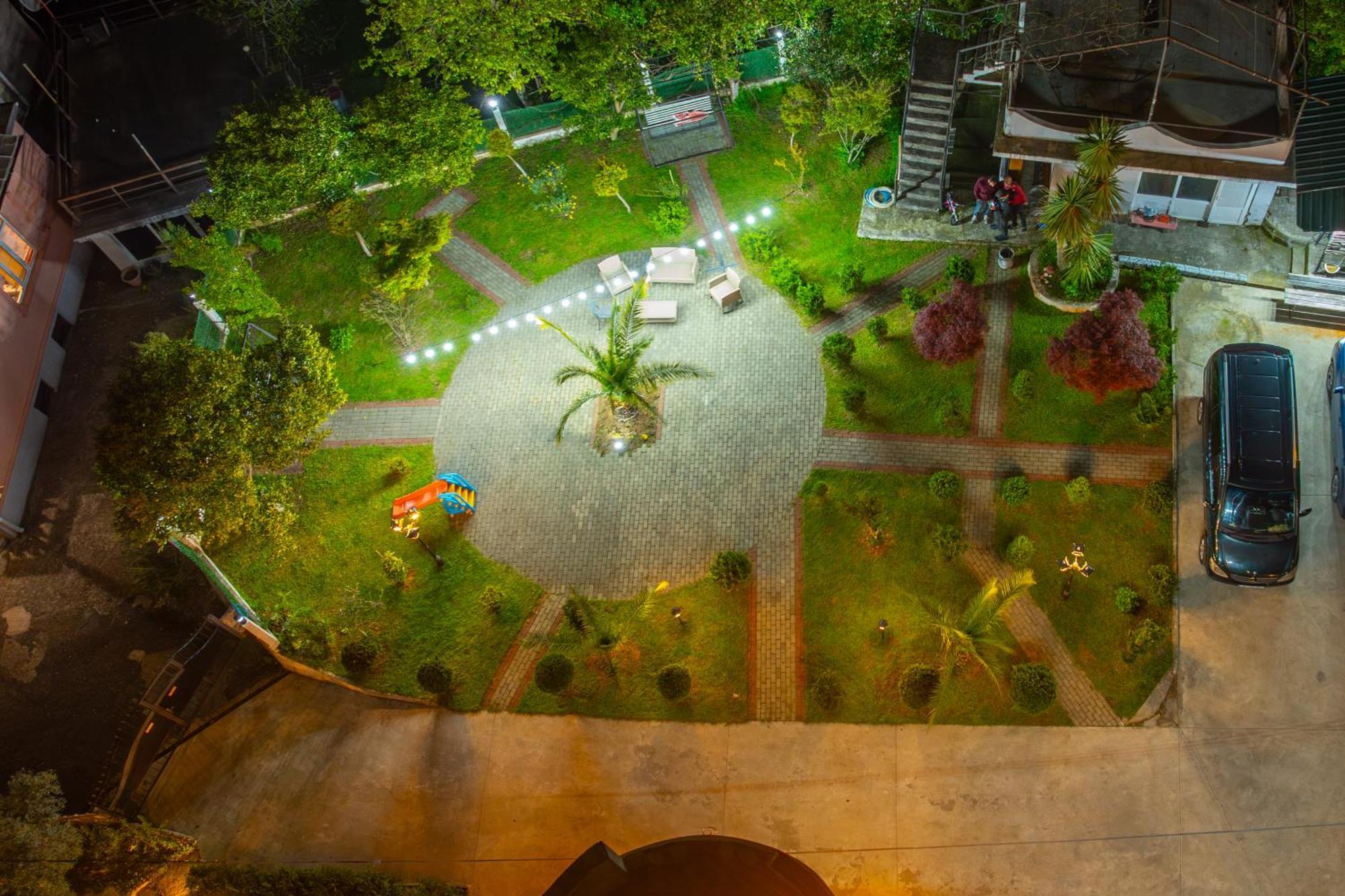 Green Yard Hotel Batumi Exterior photo