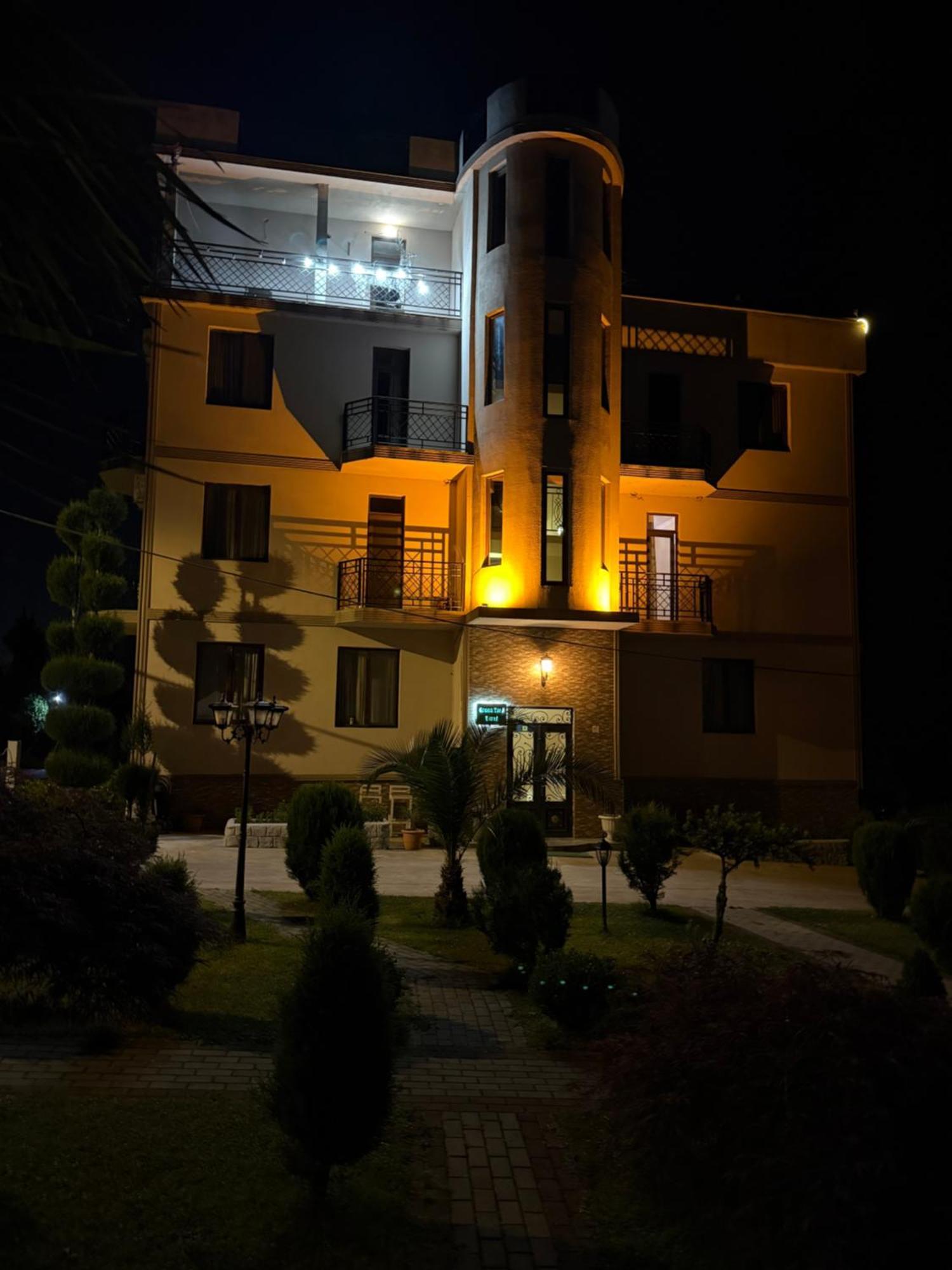 Green Yard Hotel Batumi Exterior photo